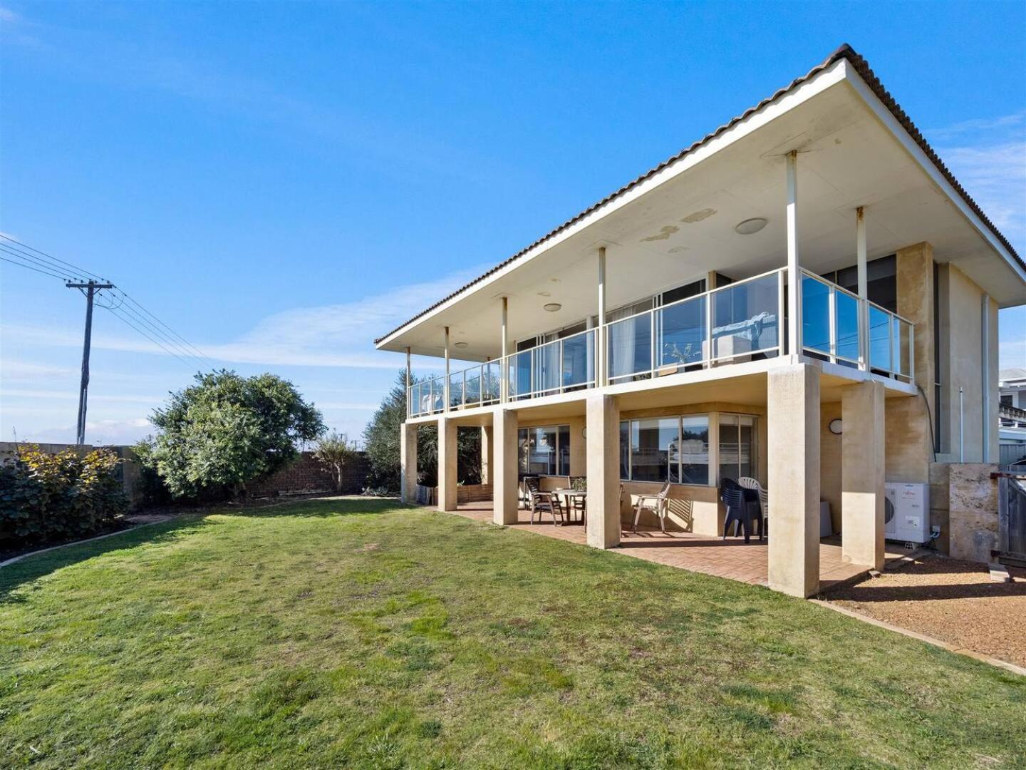 Pet-Friendly Beachfront Family Getaway With Views Villa Mandurah Exterior photo