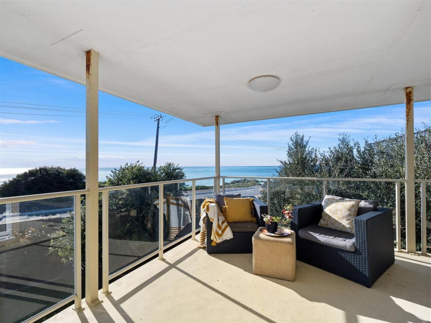 Pet-Friendly Beachfront Family Getaway With Views Villa Mandurah Exterior photo